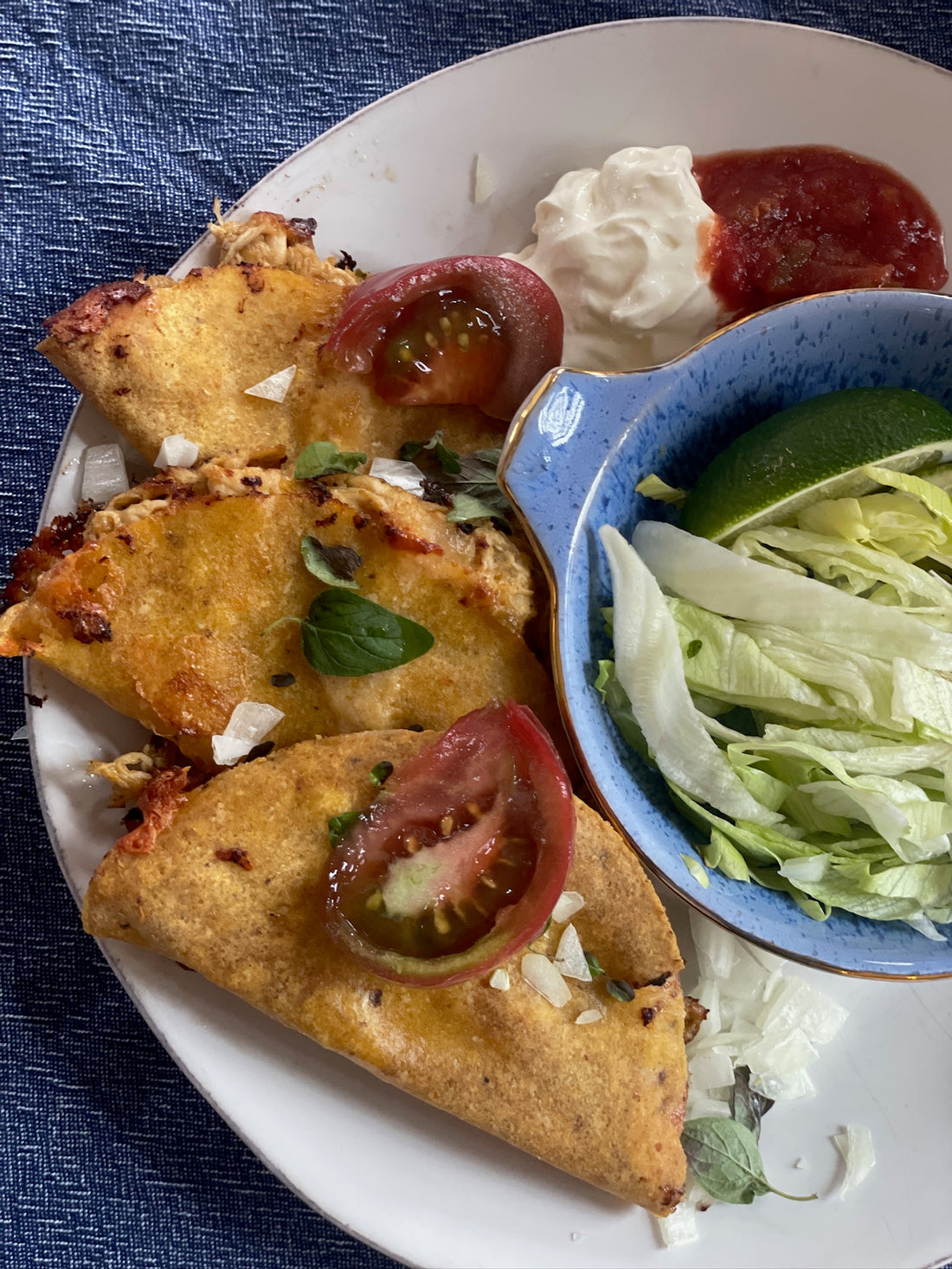 Fireworks Crunchy Chipotle Tomato Chicken Tacos